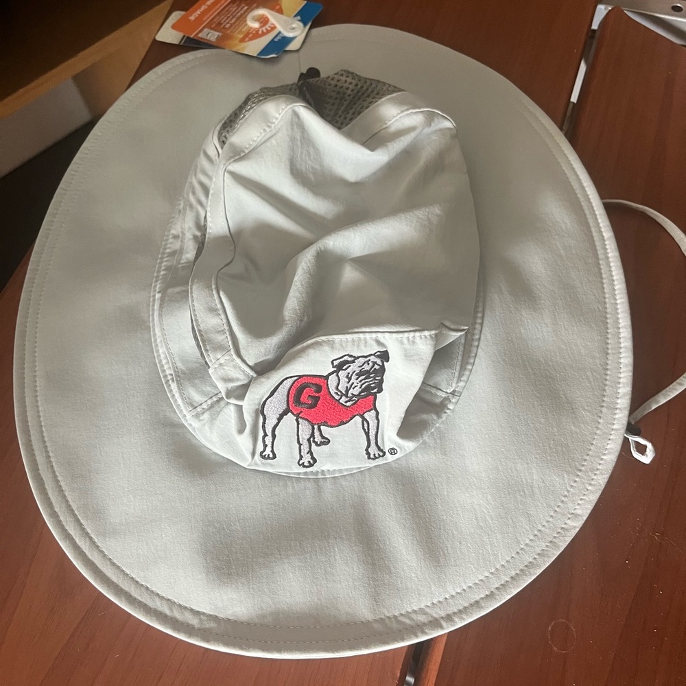 Bucket hat